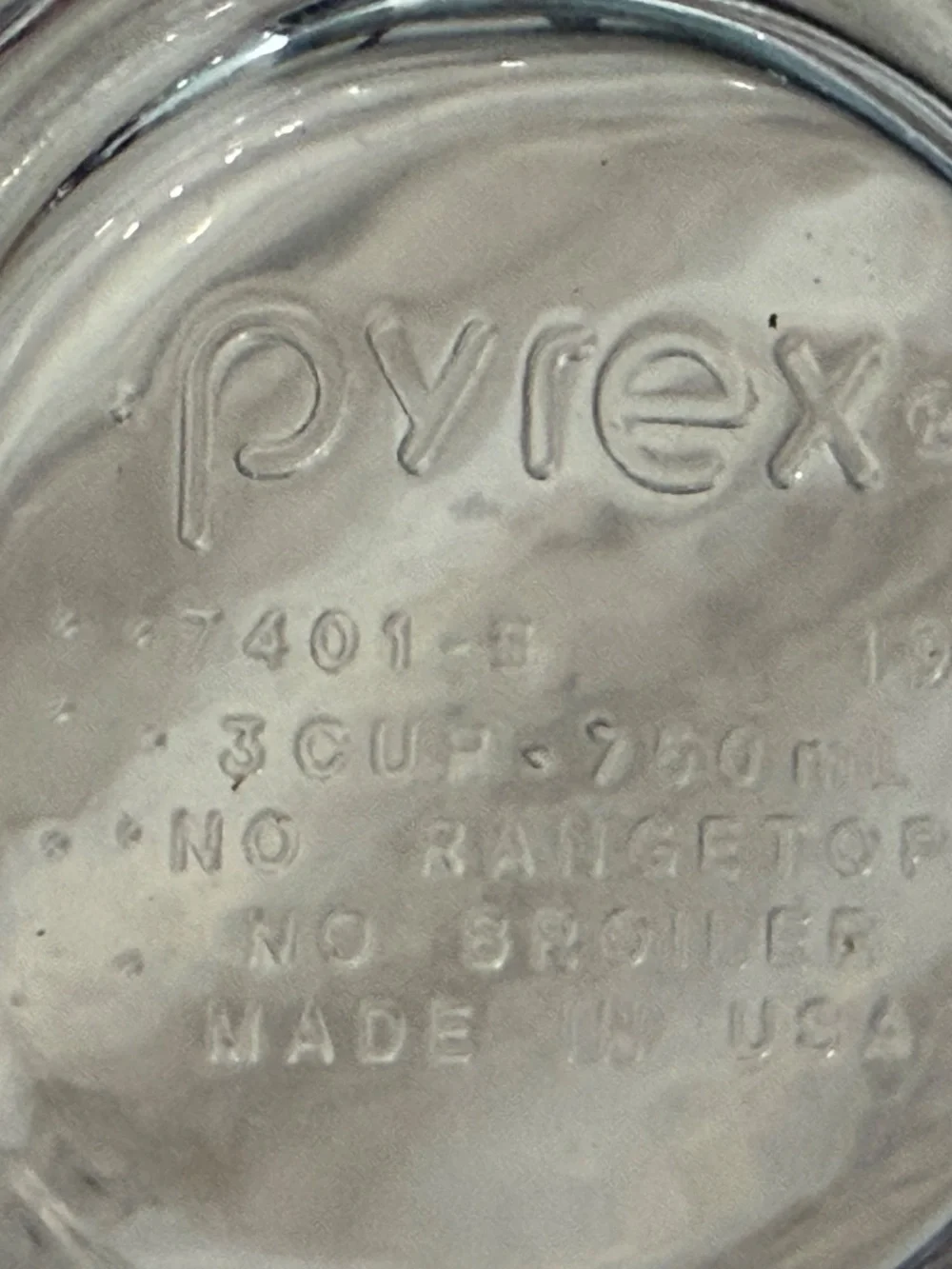 Pyrex vintage 7401
